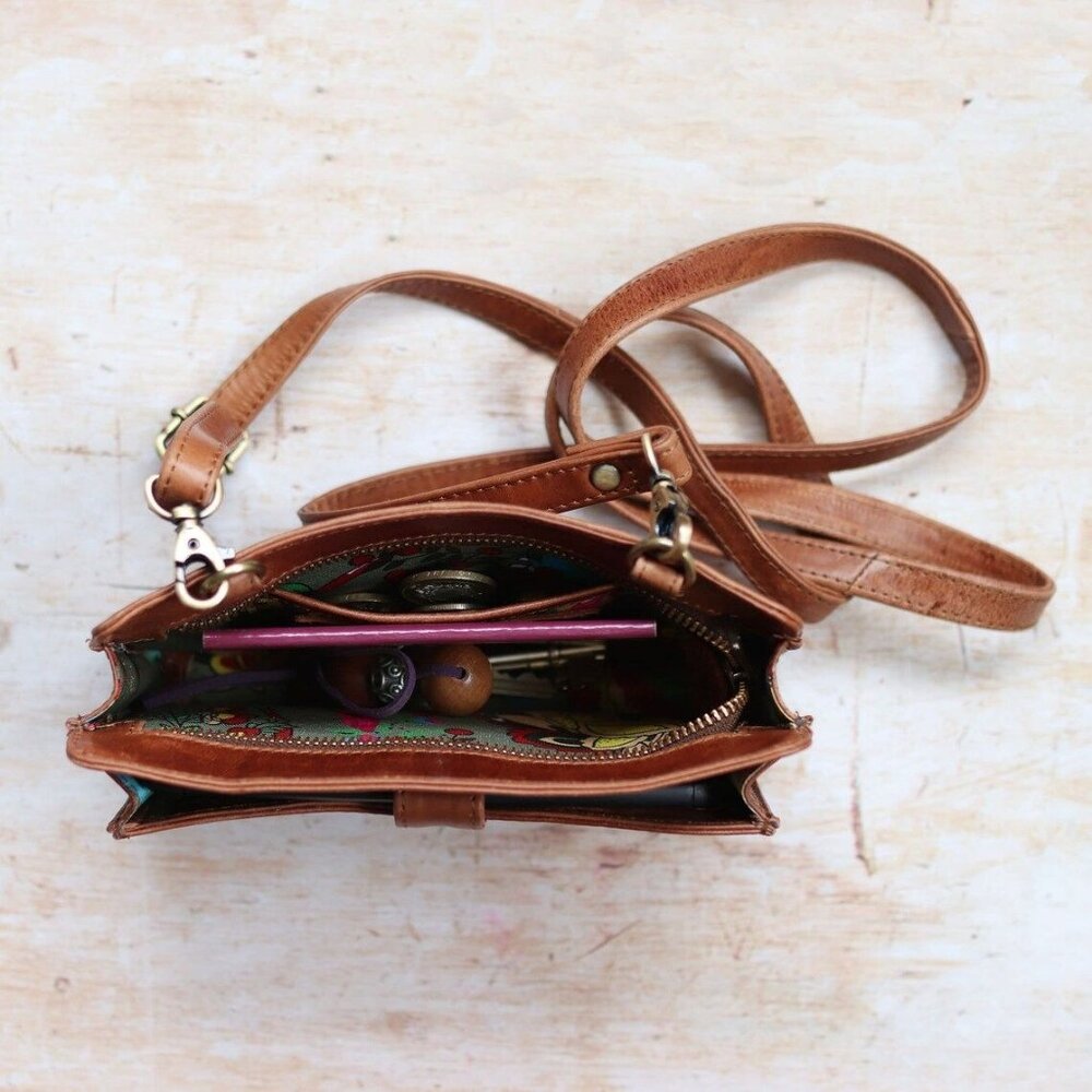 The Leather Store Eden Handmade Smartphone Crossbody Bag Shoulder Sling Purse - Picture 4 of 16